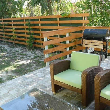 Xi Beach Villa Emmanouela מראה חיצוני תמונה