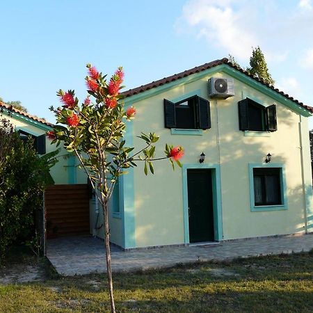 Xi Beach Villa Emmanouela מראה חיצוני תמונה